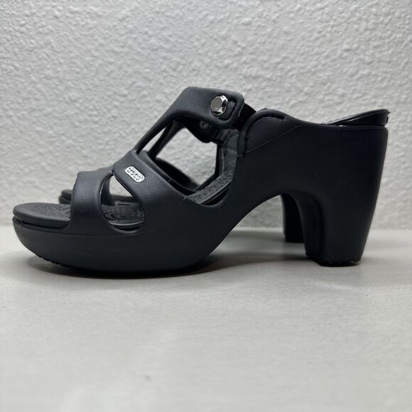 CROCS CYPRUS V HEELED SANDALS - Picture 2 of 7